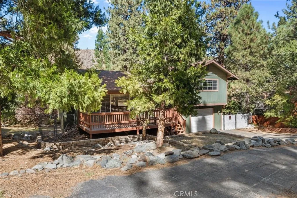 570 Lark, Wrightwood, CA 92397 — photo 2