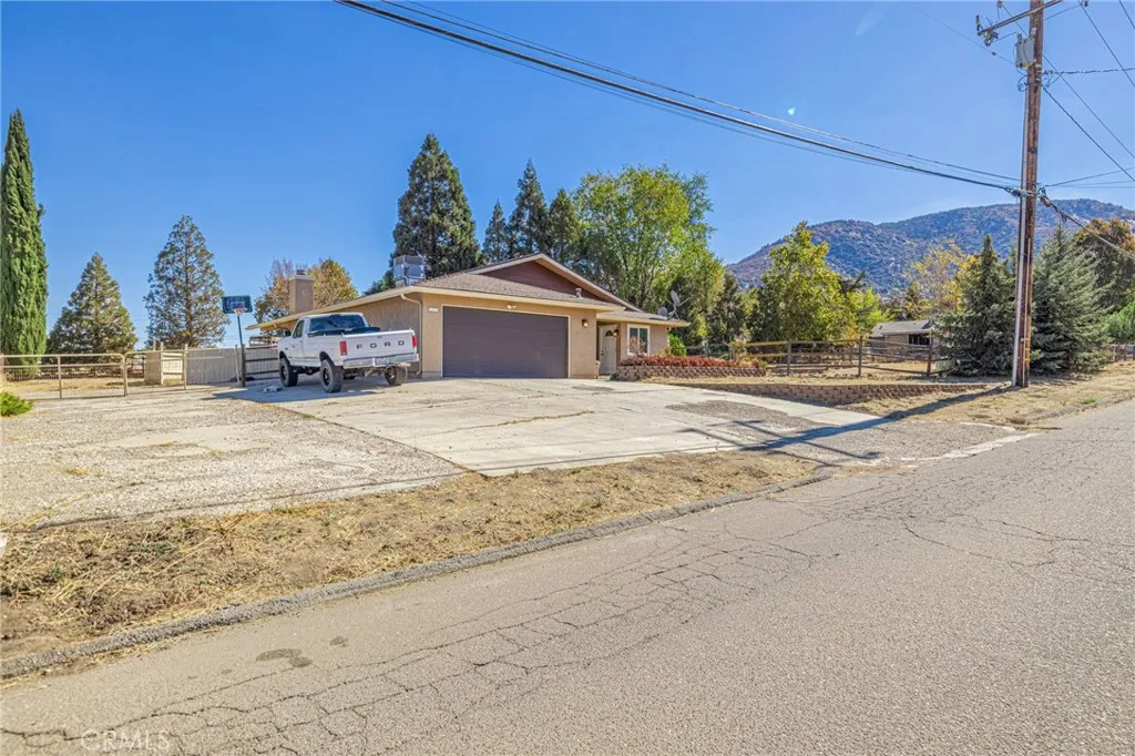18050 Bold Venture, Tehachapi, CA 93561 — photo 2