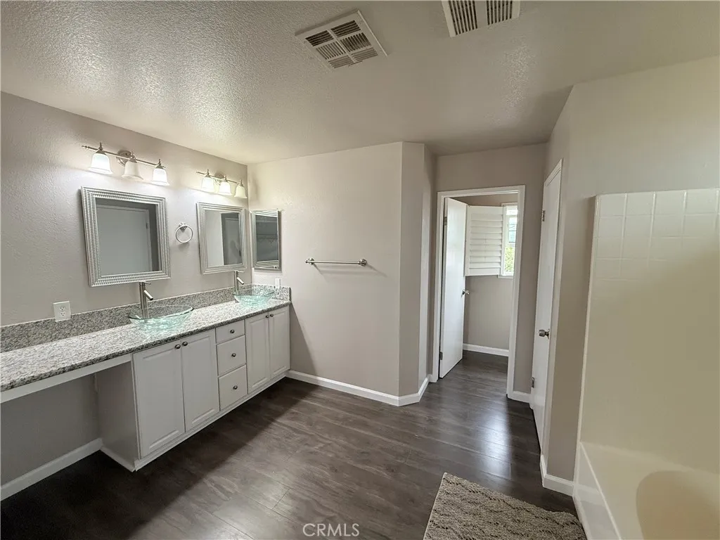 1752 E Ivesbrook, Lancaster, CA 93535 — photo 2