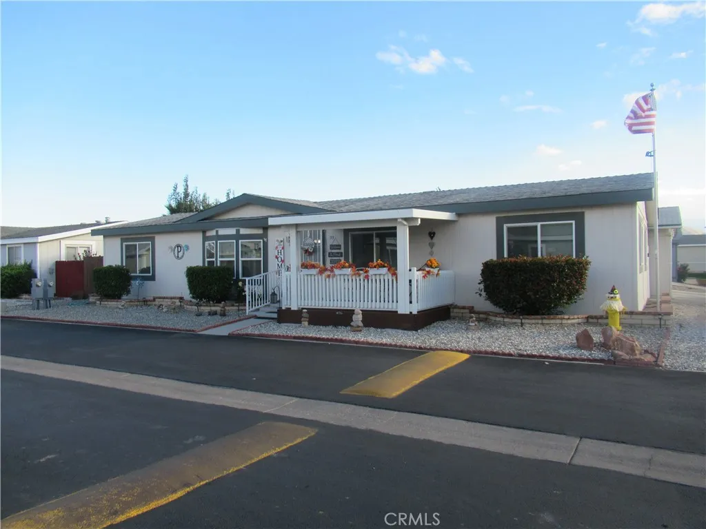 21621 Sandia Unit 33 — photo