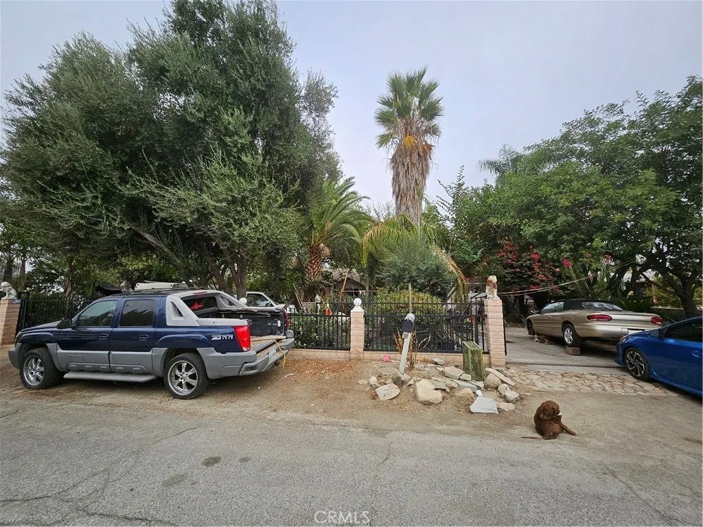 566 E Santa Fe Street — photo