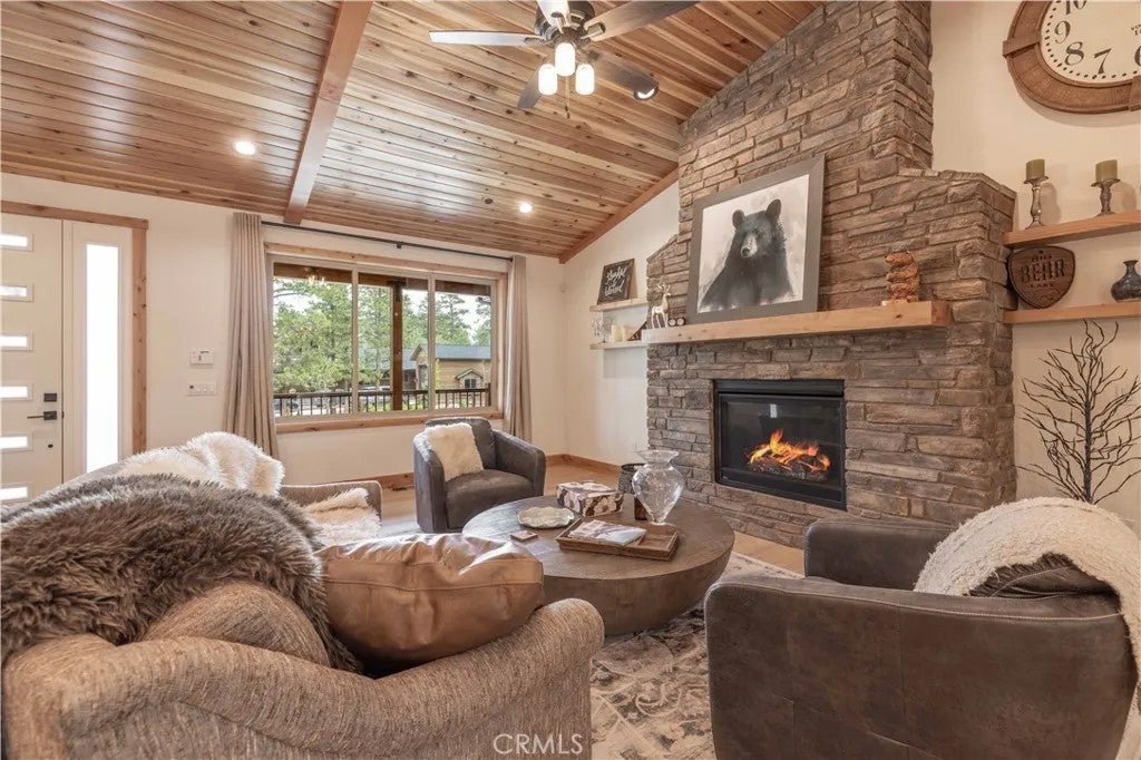 1635 Shenandoah Way — photo