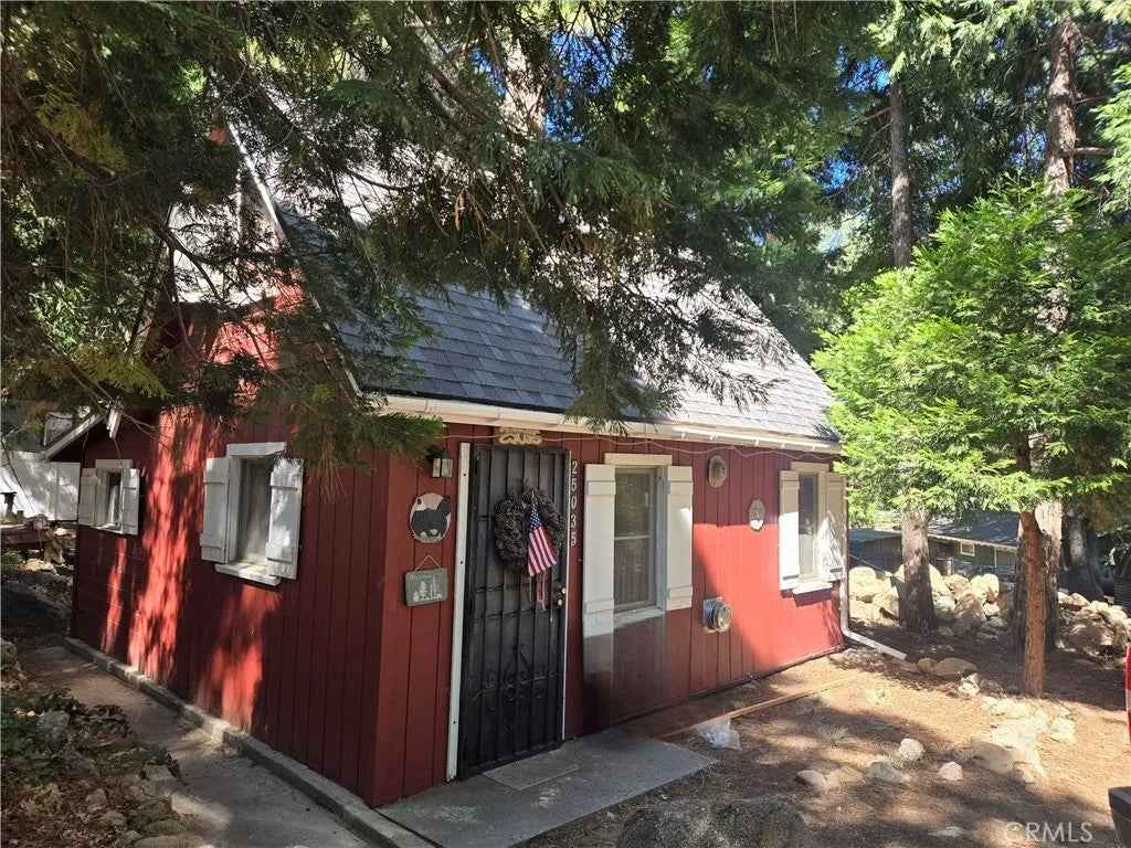 25035 Moon Drive — photo