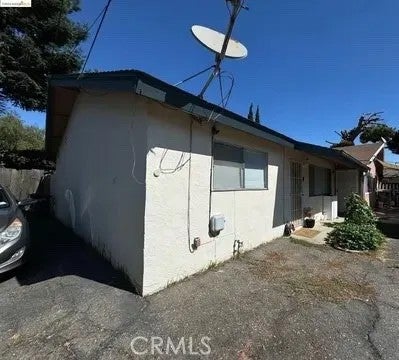 2127 Fairway — photo