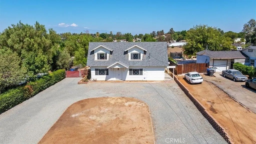 10555 Robinson — photo