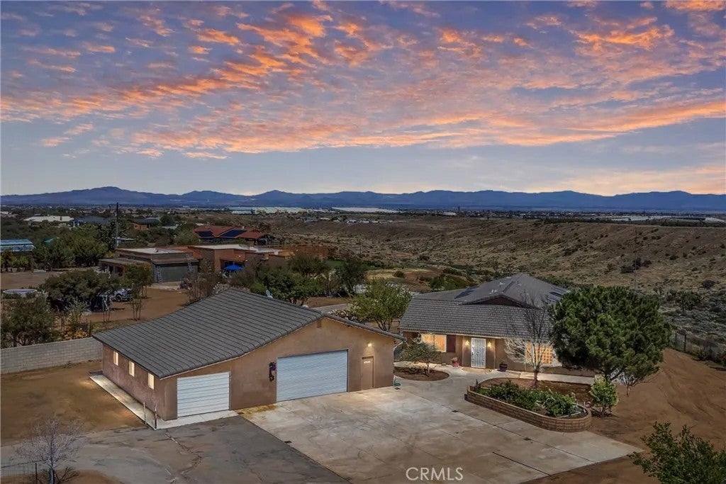 7045 Oak Hill Road — photo