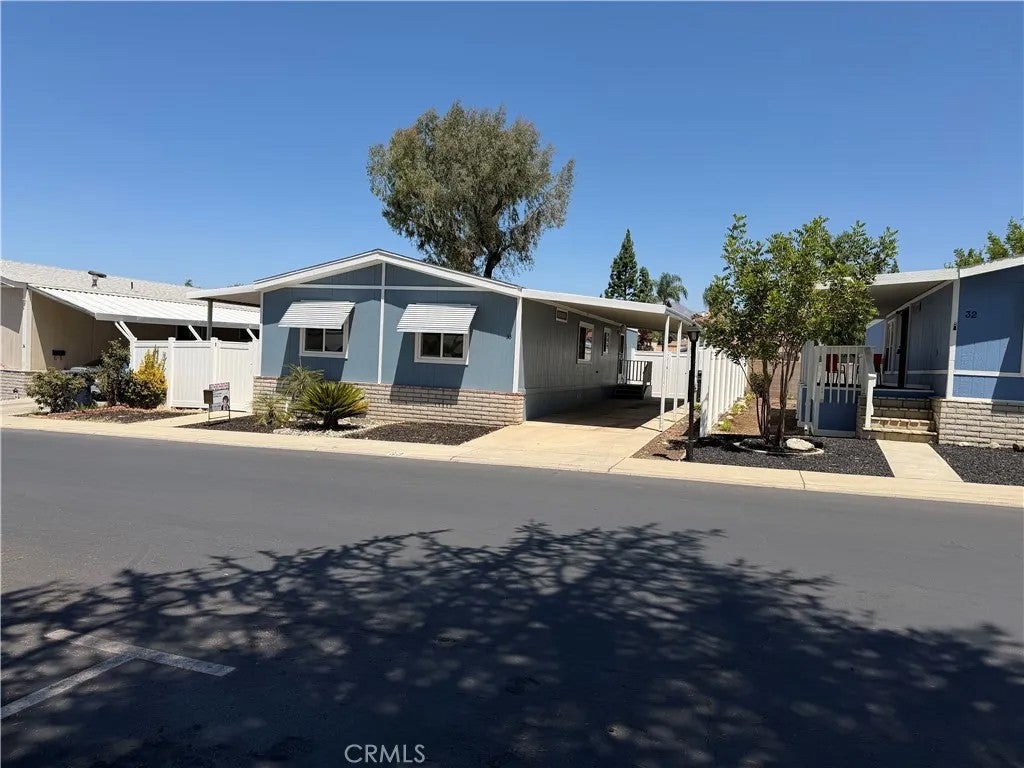 1721 E Colton 33 — photo