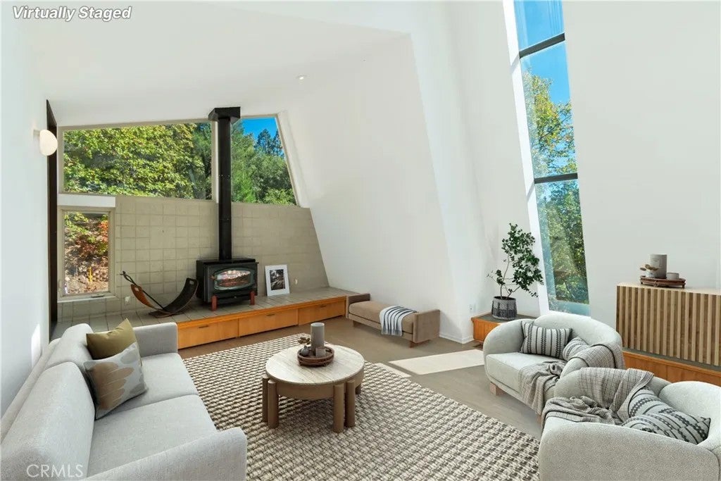 22 Holly Drive — photo