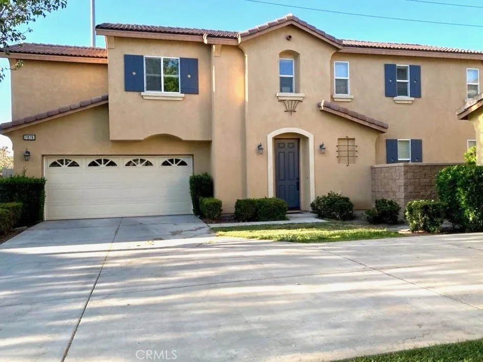 7076 Luminaire Court — photo