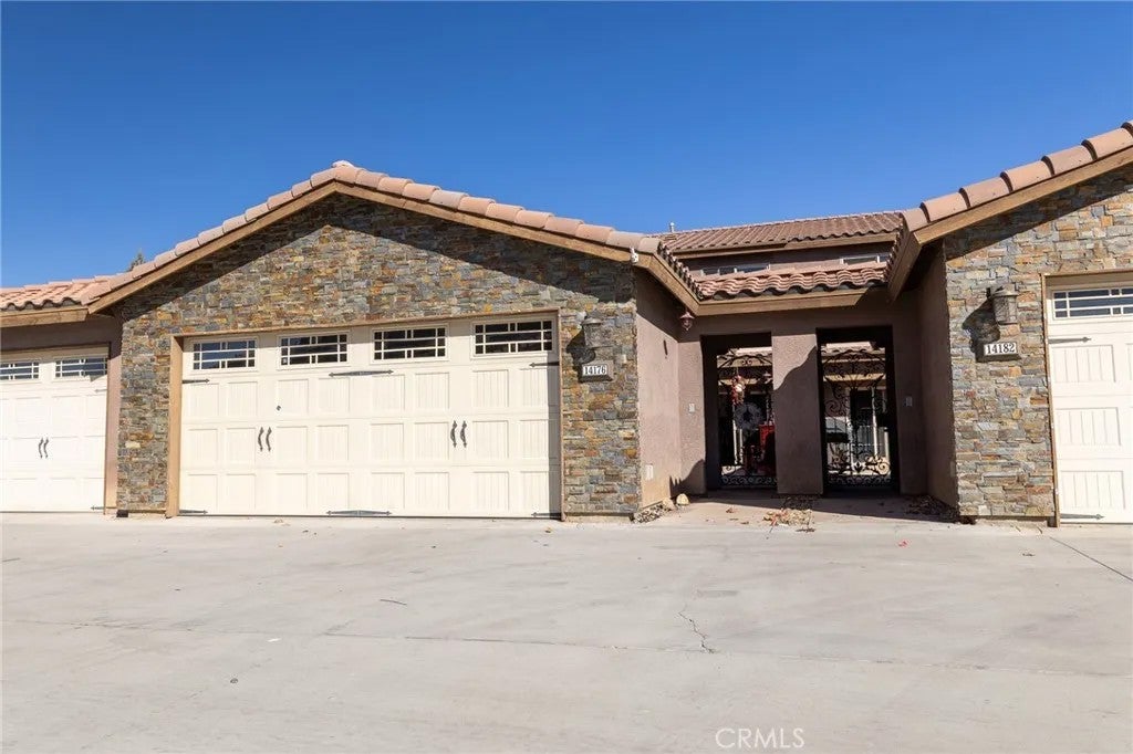 14176 Kiowa — photo
