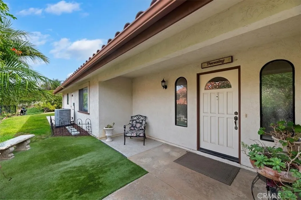 1168 N Crescent Ridge, Fallbrook, CA 92028