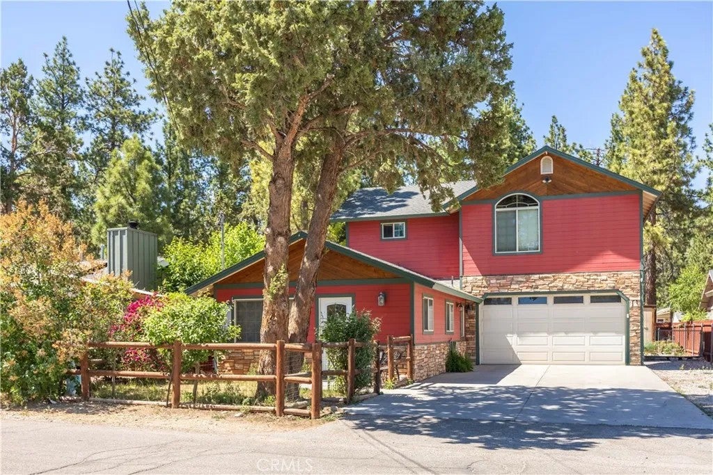 209 W Meadow Lane — photo