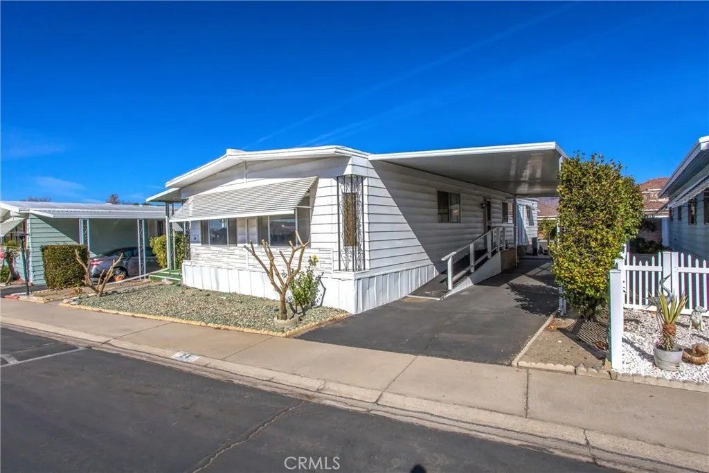 1251 Lugonia 24 — photo