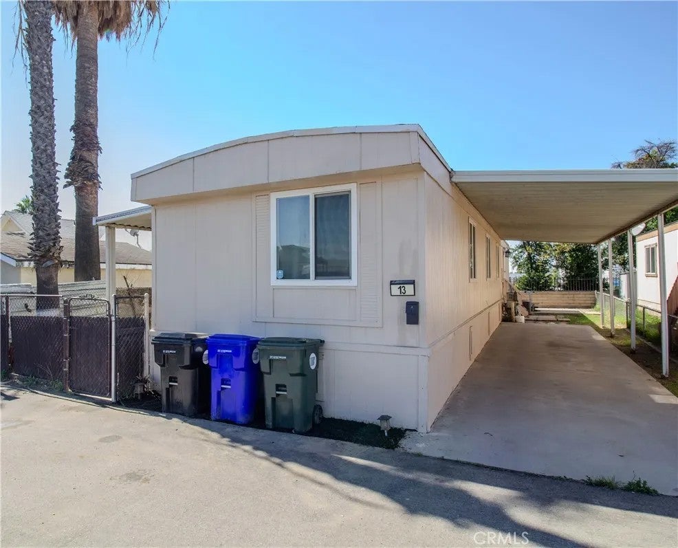 10701 Cedar 13 — photo