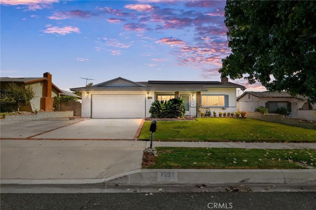 7221 Ramona — photo