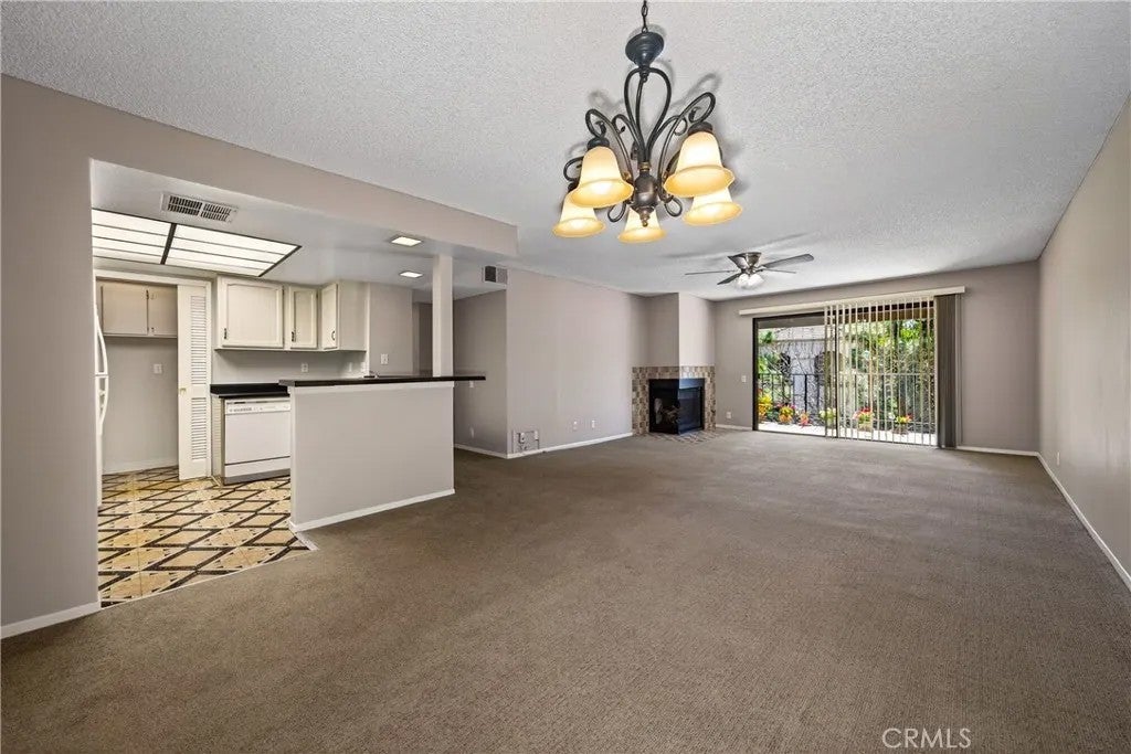 246 E Fern 205 — photo