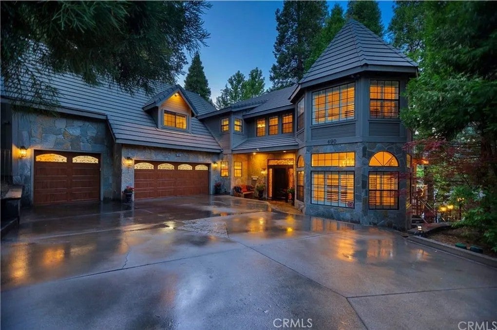 490 Bay View Court — photo