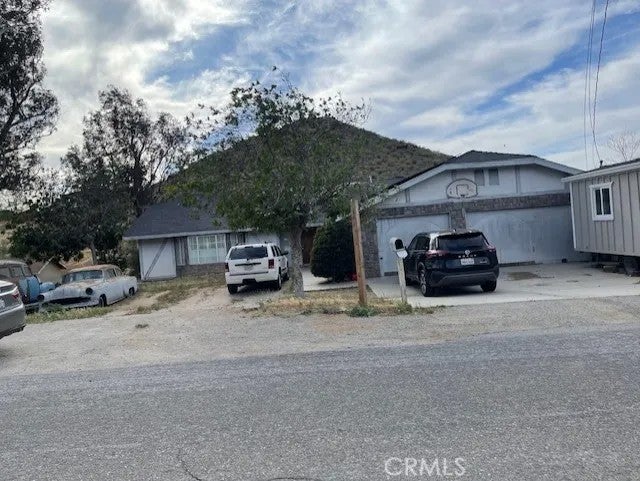5445 Cedar — photo