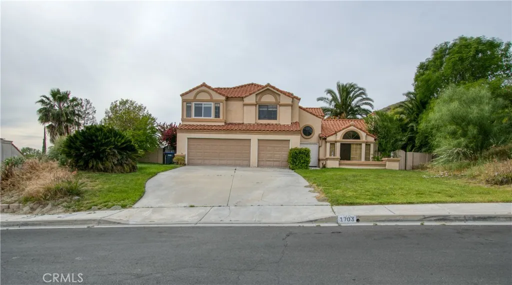 1703 Ridge View, Colton, CA 92324