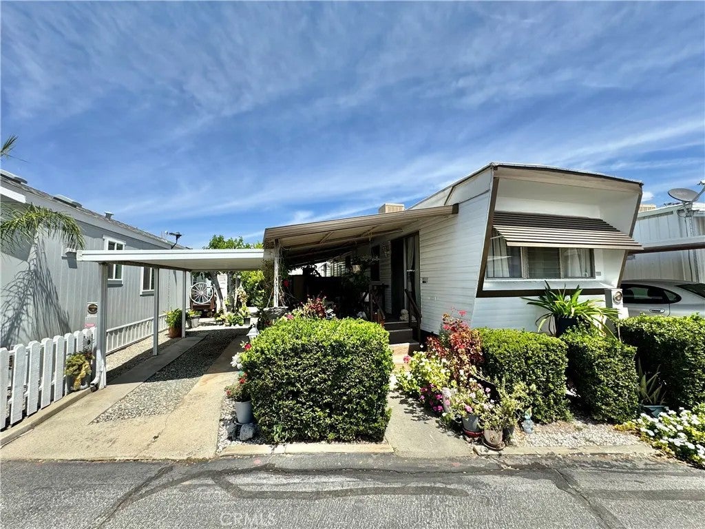13576 California St 30 — photo