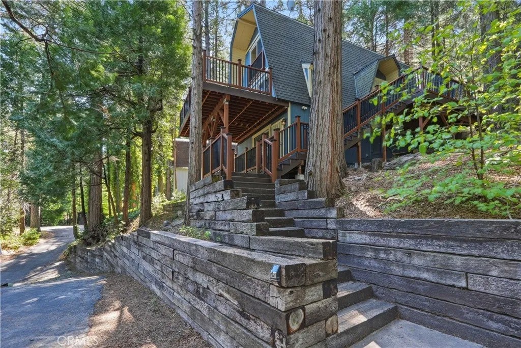 24091 Lakeview — photo