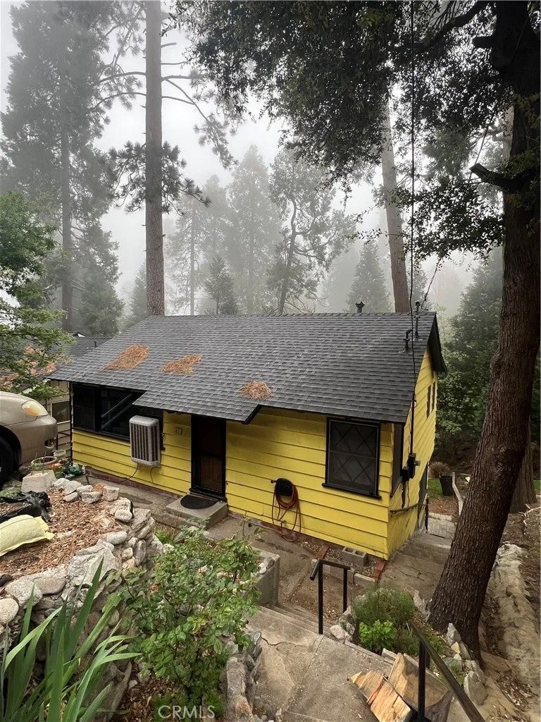 607 Seeley — photo