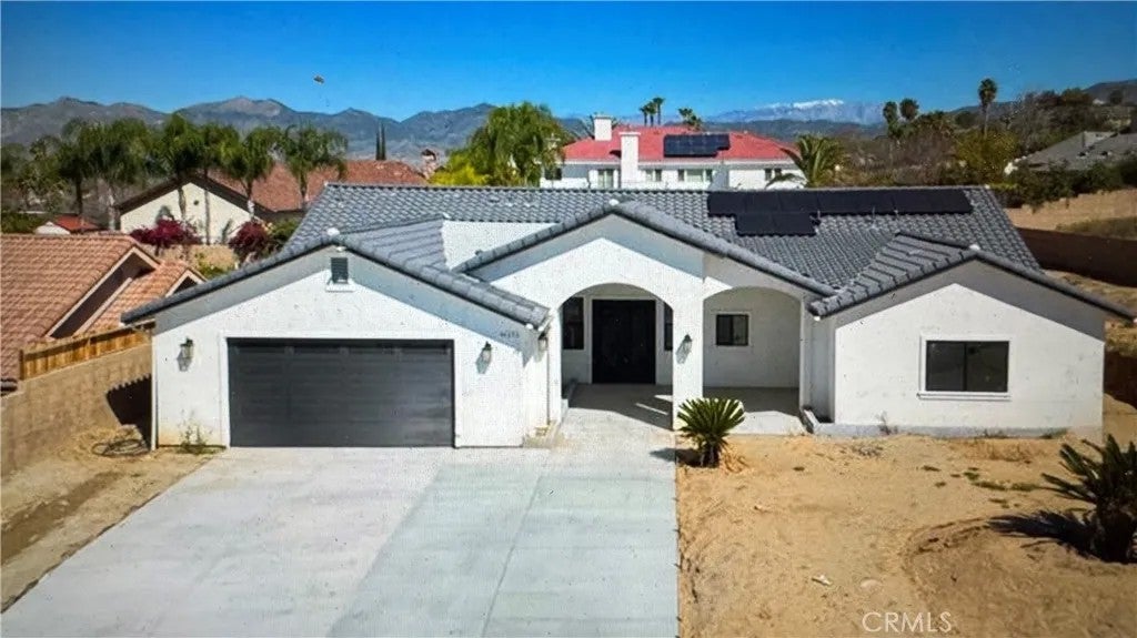 44270 Whittier — photo