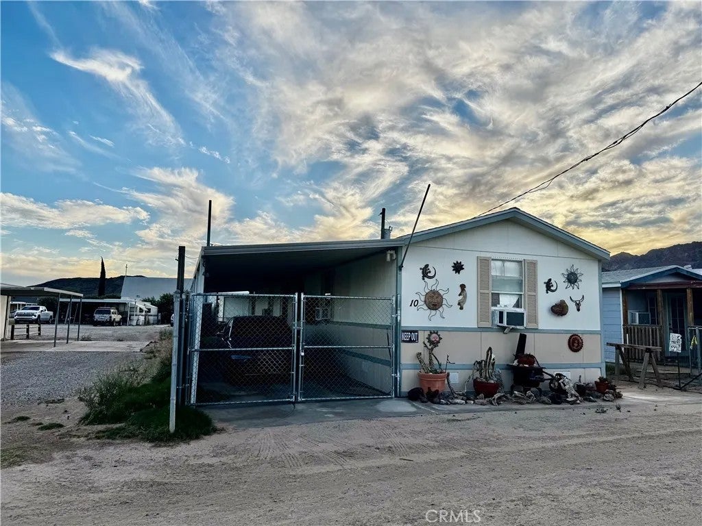42500 Highway 95 10 — photo