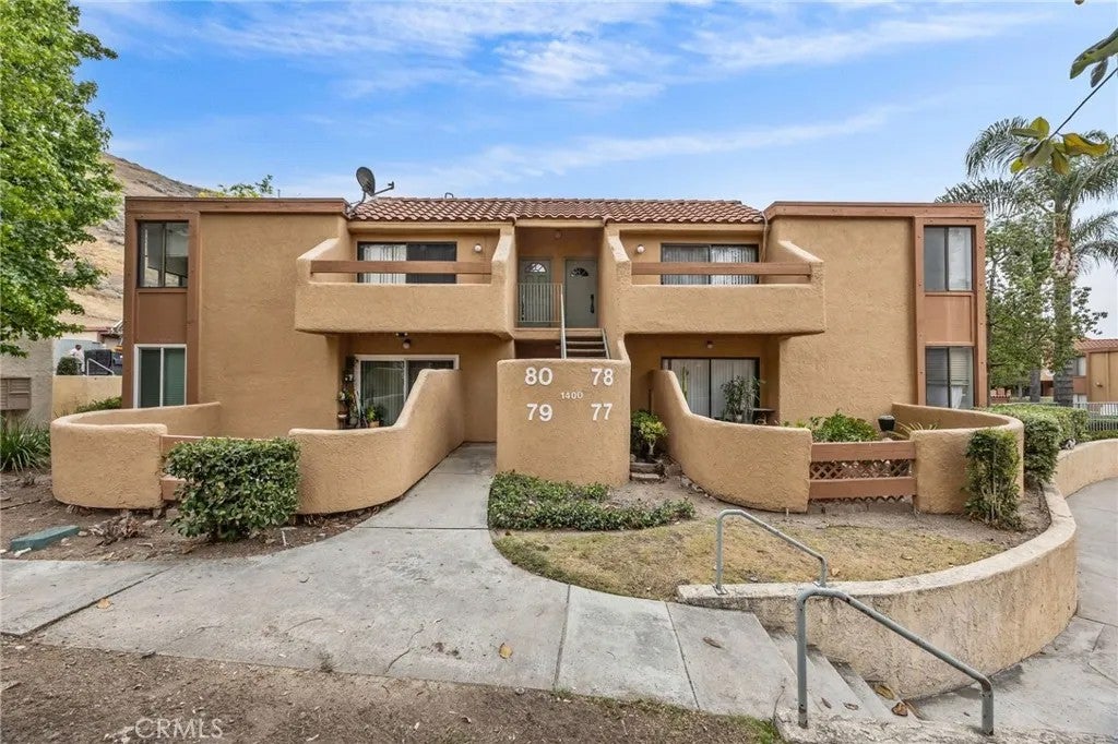 1400 W Edgehill Road 80 — photo