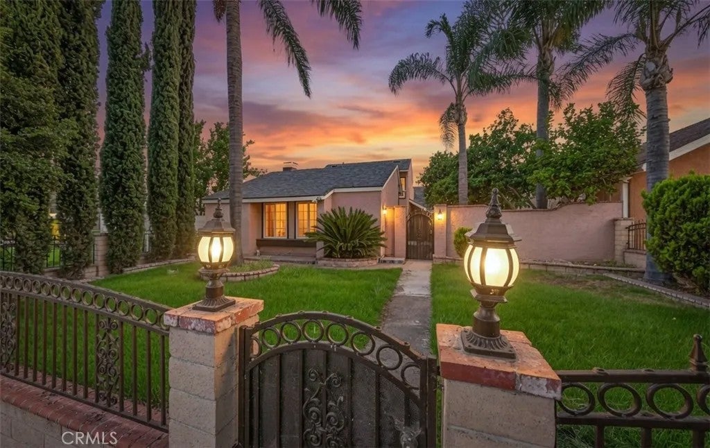649 E Fairfield Court — photo