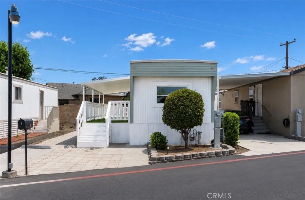 17455 Marygold 5 — photo