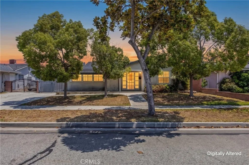 8082 San Heron — photo