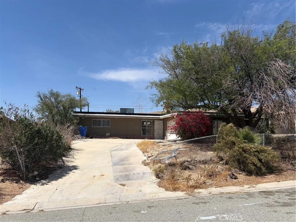 68150 Calle Blanco — photo