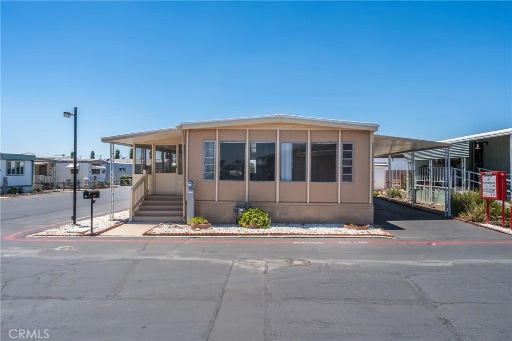 17455 Marygold 62 — photo