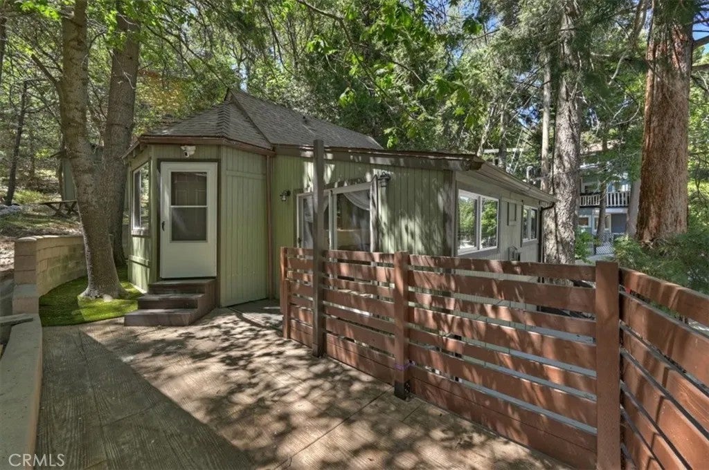 856 Virginia Court — photo