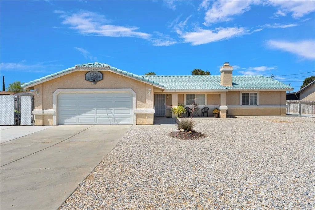 17908 Yucca — photo