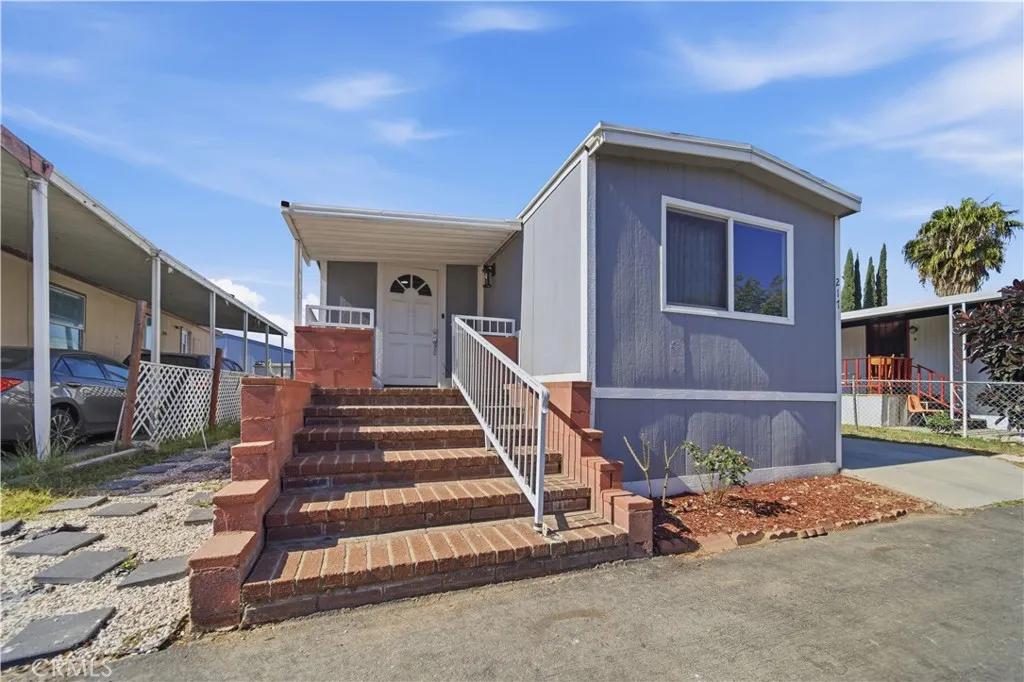 10701 Cedar Ave Unit 217 — photo