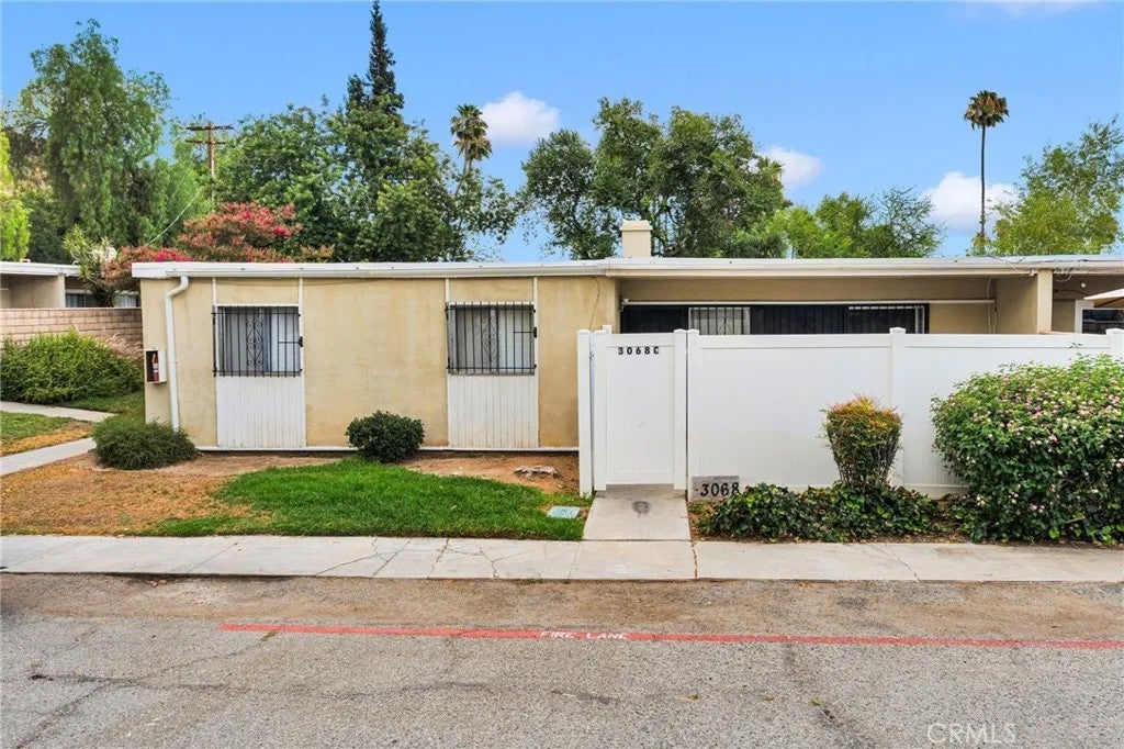 3068 Panorama Road C — photo
