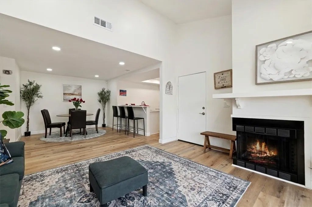 1015 Kent — photo