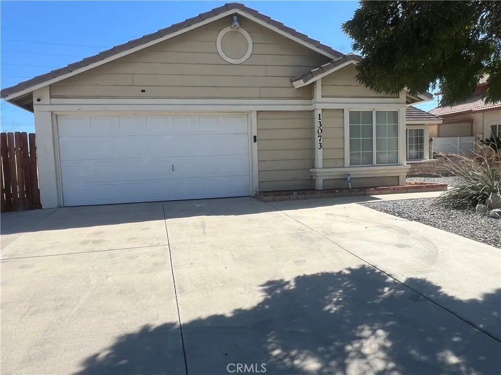 13073 Snowview — photo
