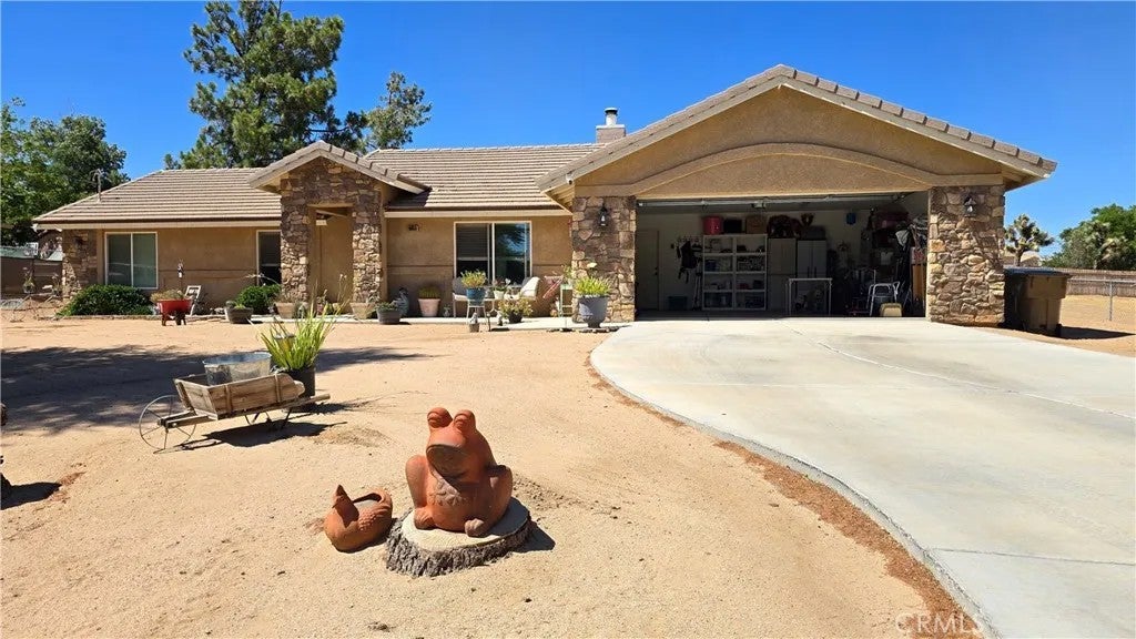 16650 Cactus Street — photo