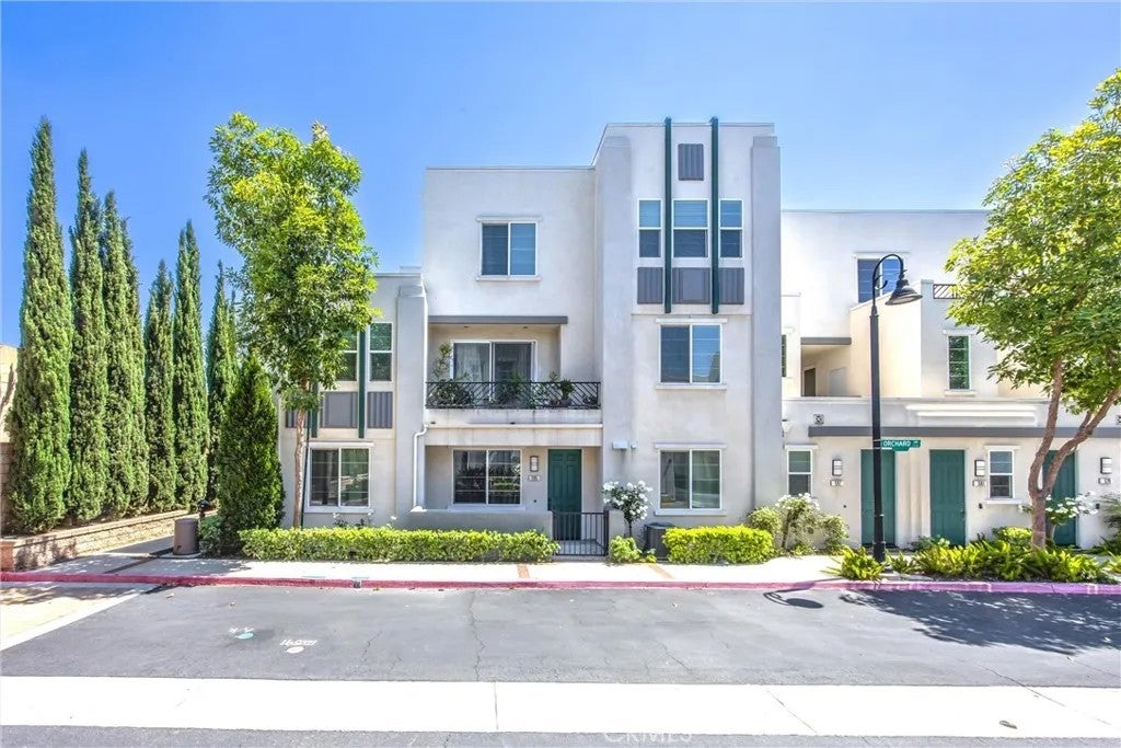 595 Orlando Court — photo
