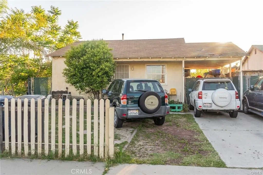 527 Ruiz Street — photo