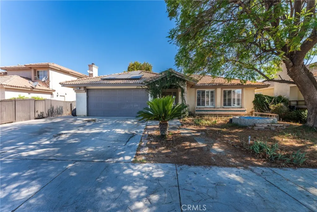 955 Peacock Dr — photo