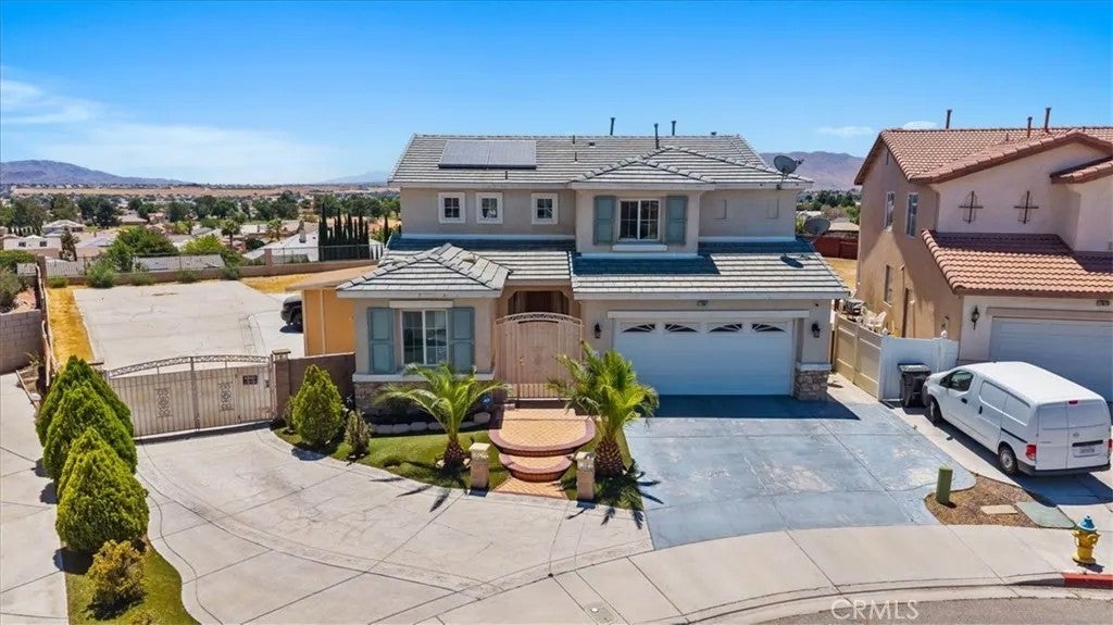 17681 View Mount Court — photo