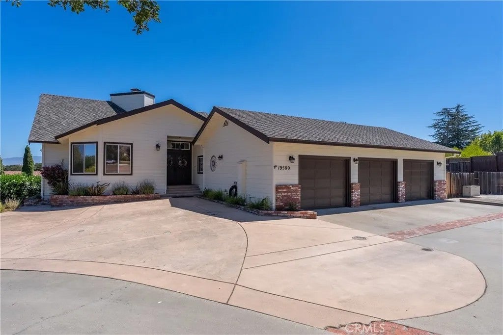 19580 Redding — photo