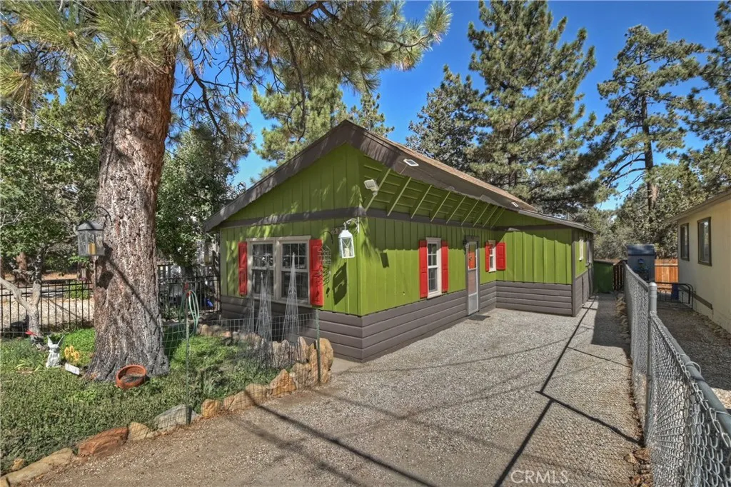 571 Pine Lane, Sugarloaf, CA 92386 — photo 2