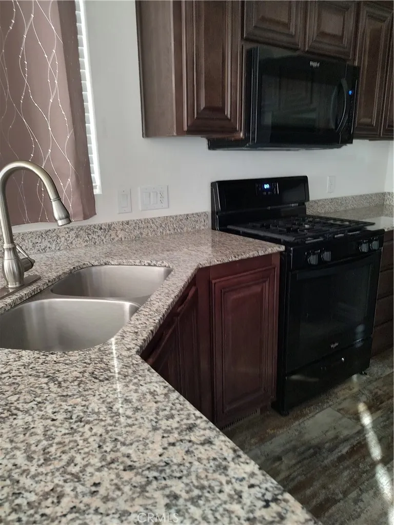 7484 Kickapoo, Yucca Valley, CA 92284 — photo 3