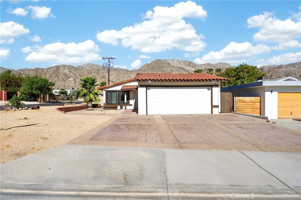 53485 Avenida Alvarado — photo