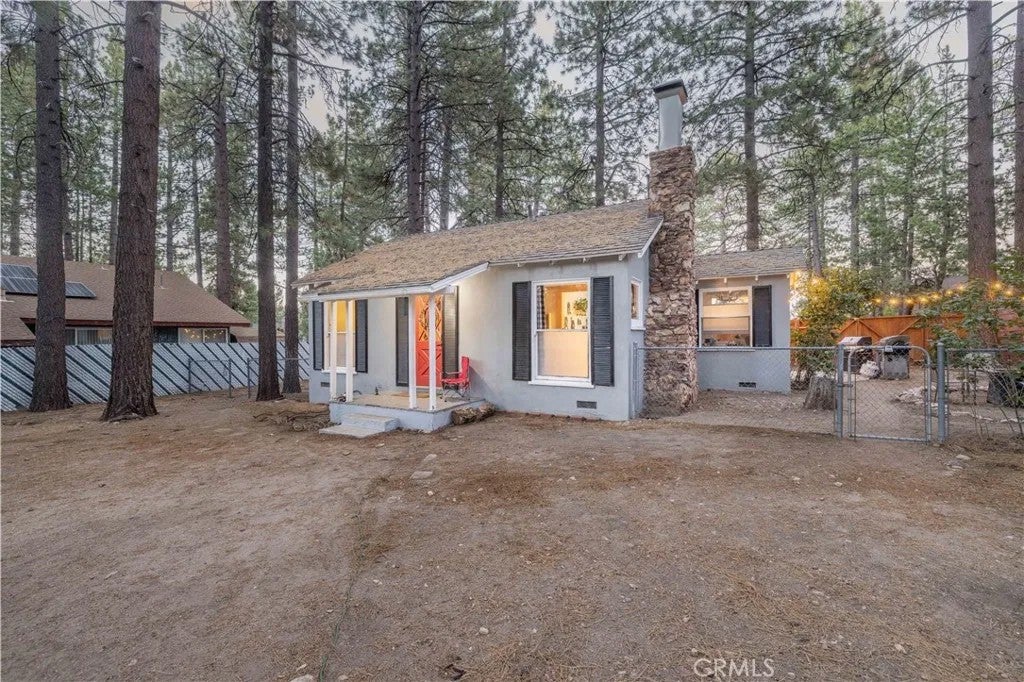 541 Timber Lane — photo